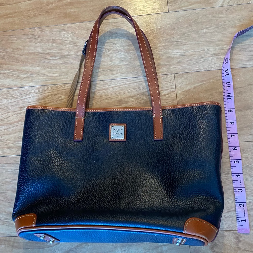 Dooney & Bourke tote